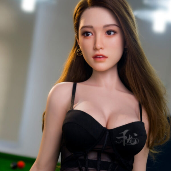 Cận cảnh búp bê tình dục Qiu Yu đằm thắm quyến rũ